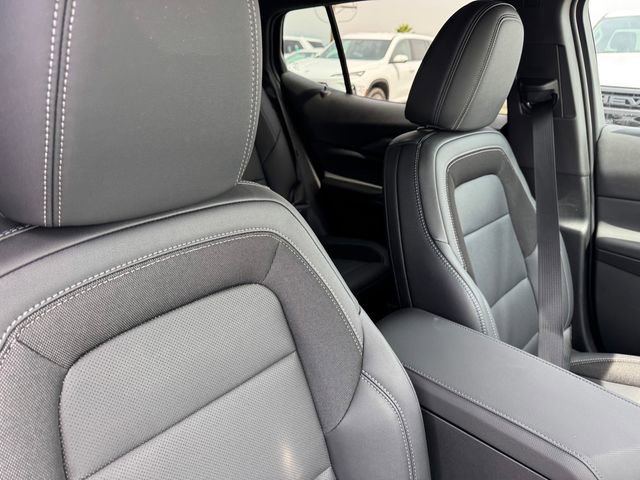 Certified 2025 Chevrolet Equinox EV LT image 9