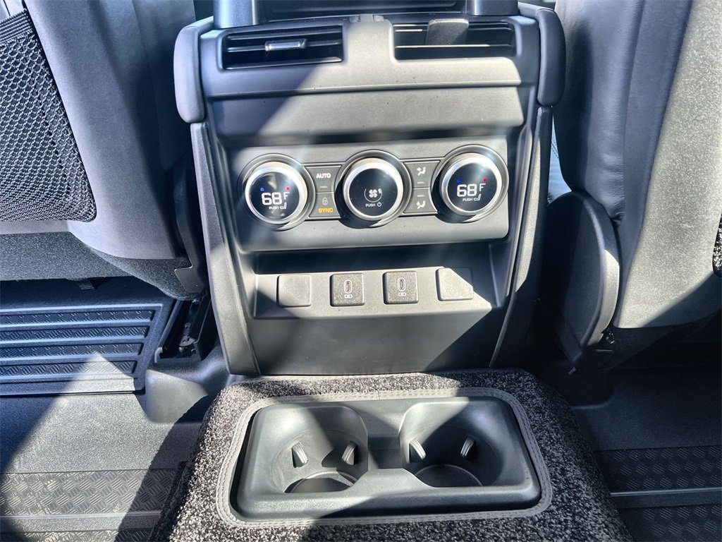 Used 2026 Land Rover Defender 130 X-Dynamic SE image 16