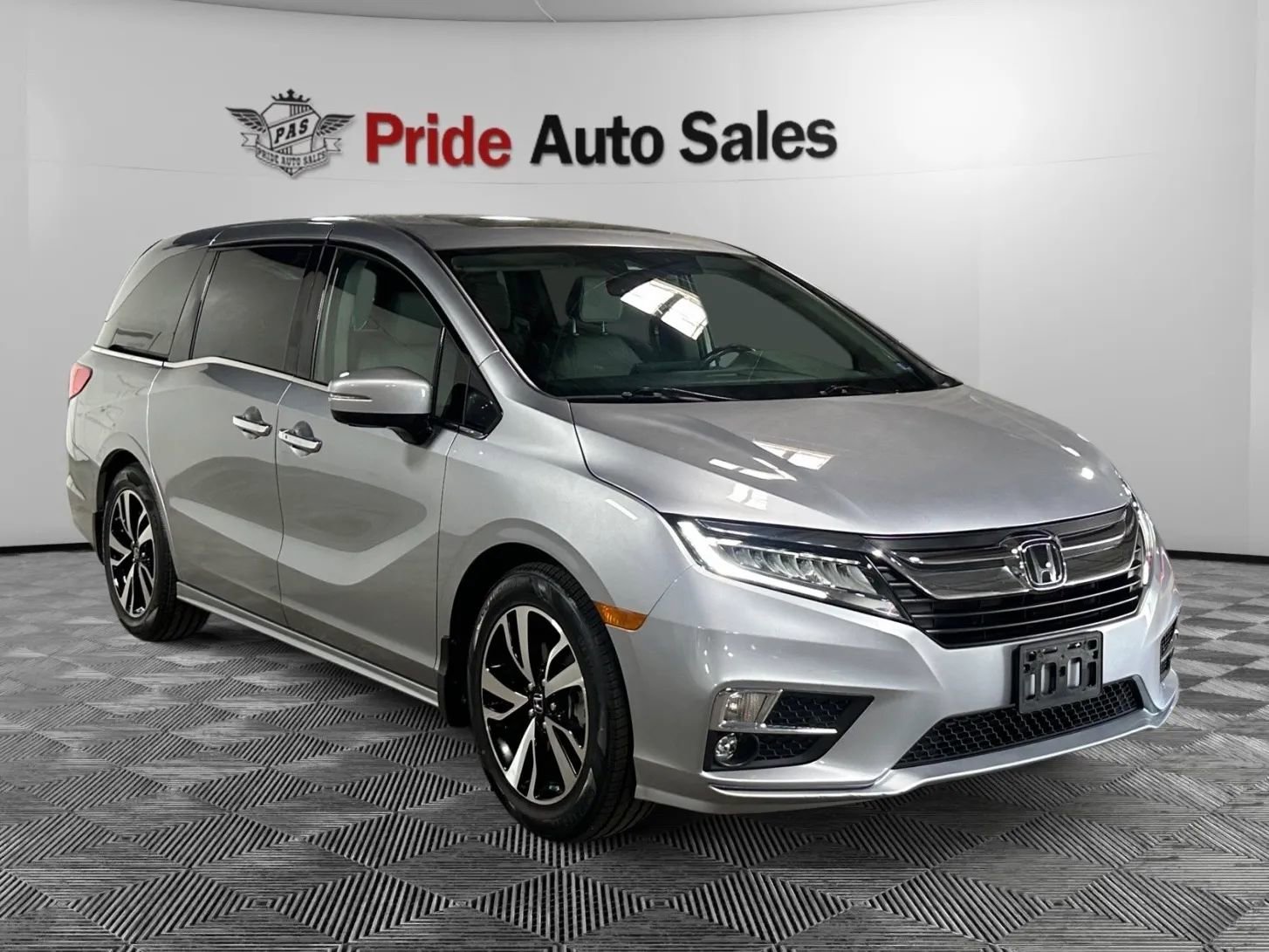 Used 2019 Honda Odyssey Elite image 3