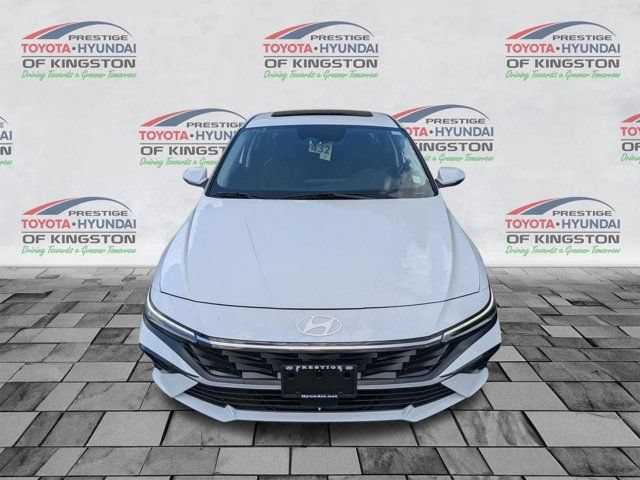 Used 2025 Hyundai Elantra Limited FWD image 9