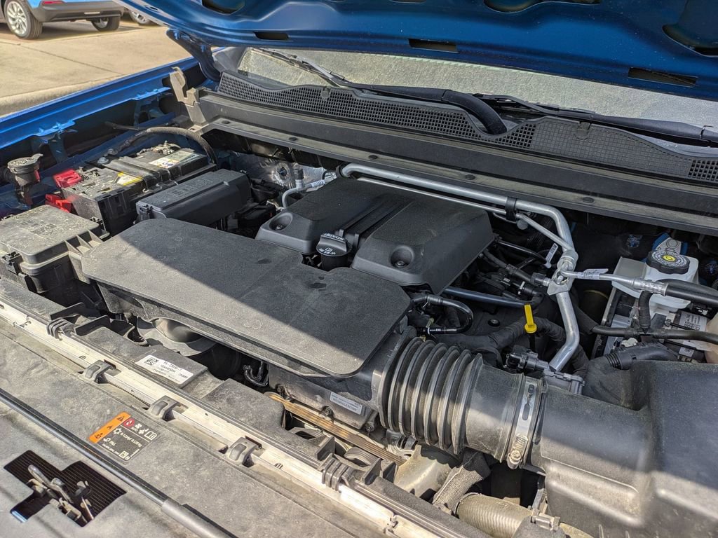 Used 2023 Chevrolet Colorado Trail Boss AWD/4WD image 32