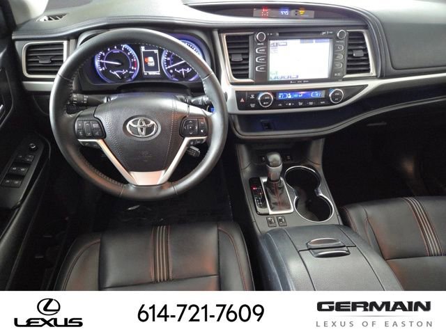 Used 2019 Toyota Highlander SE image 18