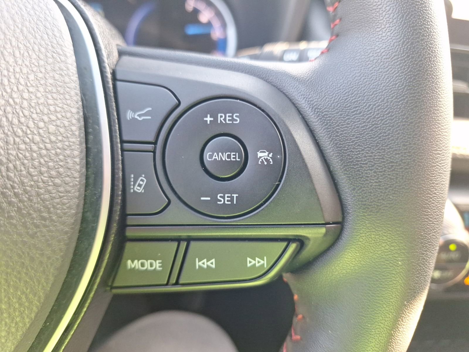 Used 2024 Toyota RAV4 SE w/ Weather & Moonroof Package AWD/4WD image 21