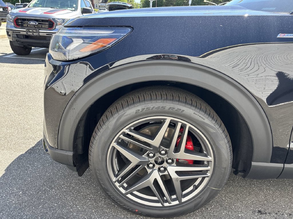 New 2026 Ford Explorer ST-Line w/ ST-Line Street Pack RWD image 18
