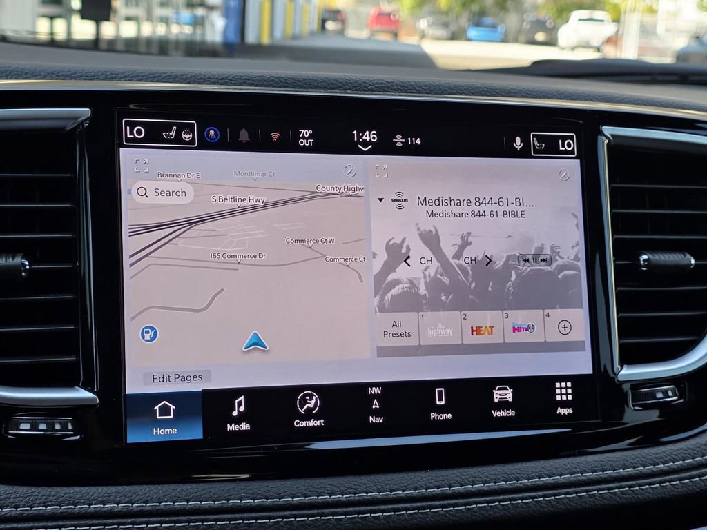 New 2026 Chrysler Pacifica Limited w/ Uconnect Theater Family Group image 30