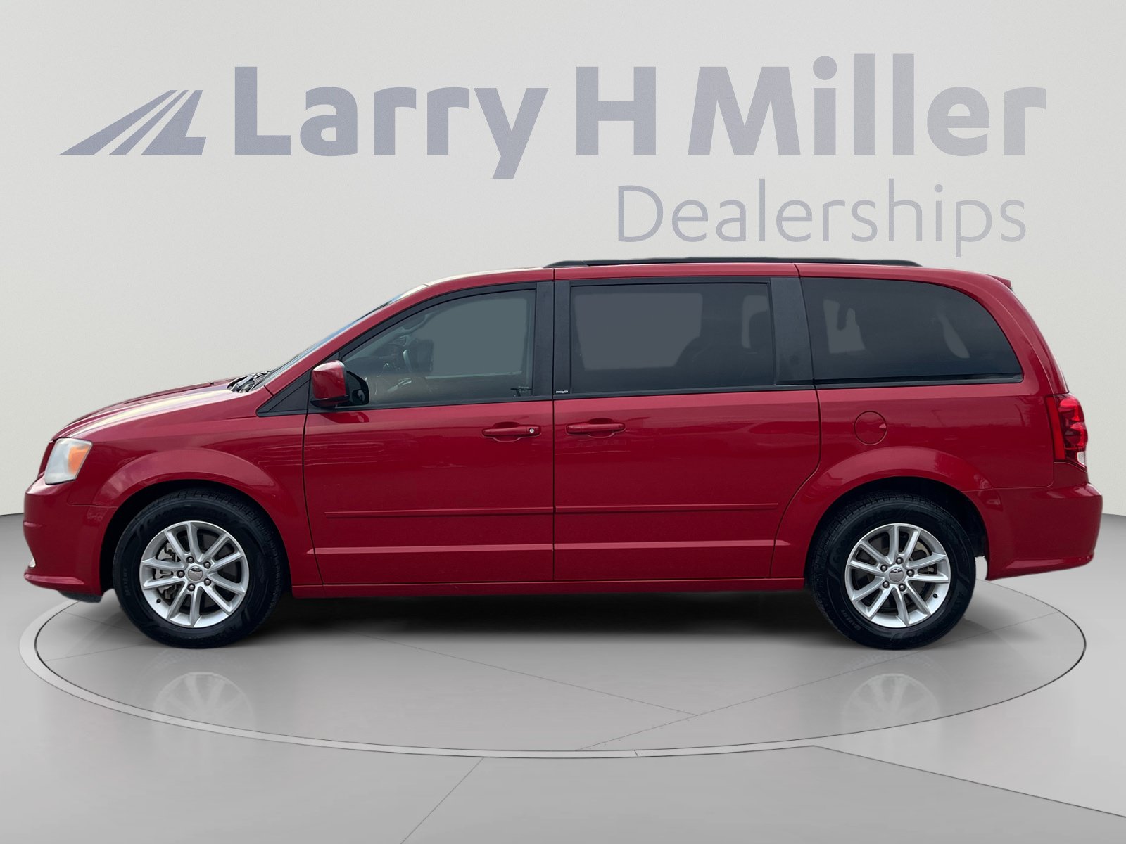 Used 2013 Dodge Grand Caravan SXT FWD image 2