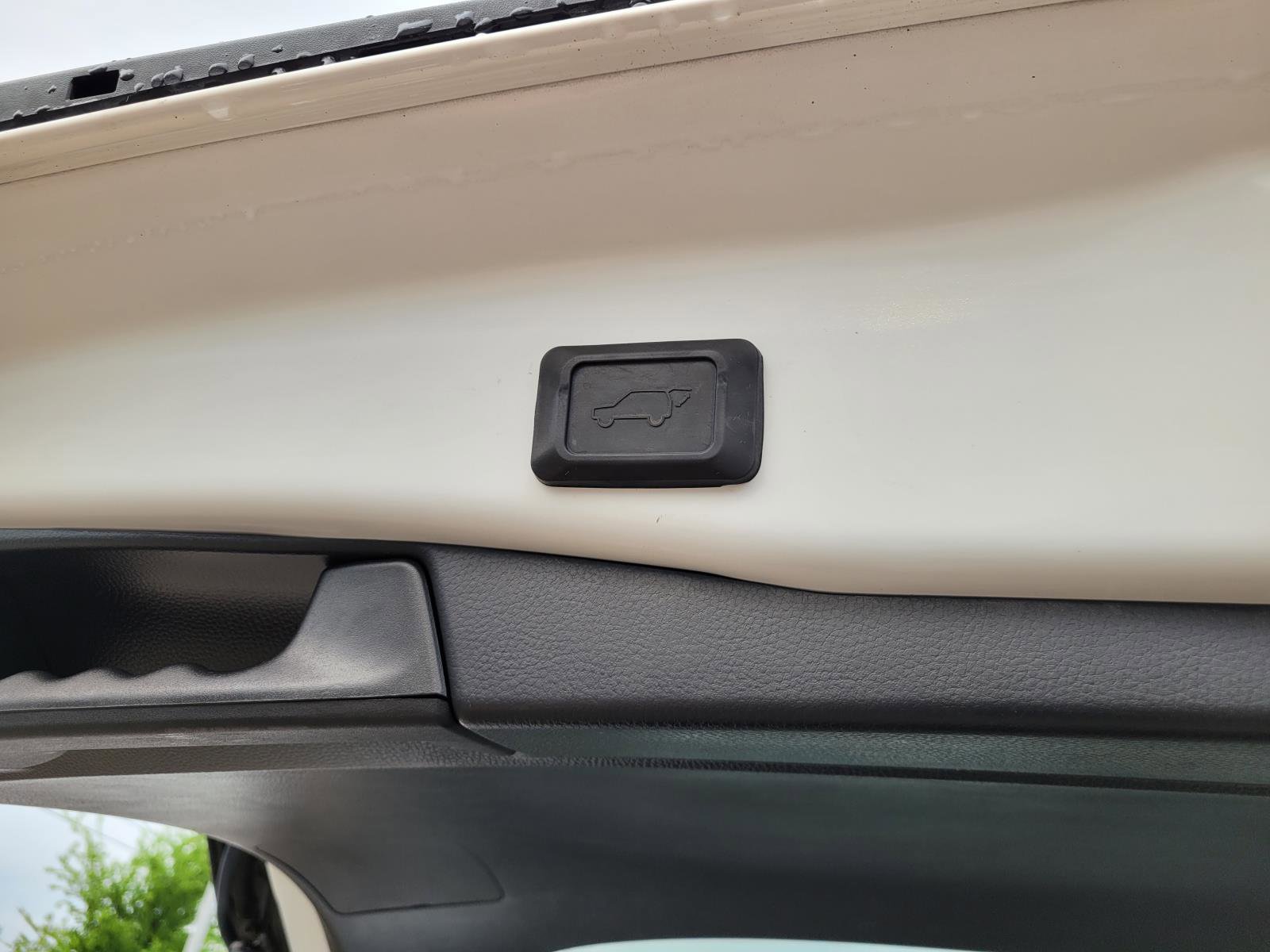 Used 2019 Toyota RAV4 XLE Premium image 20