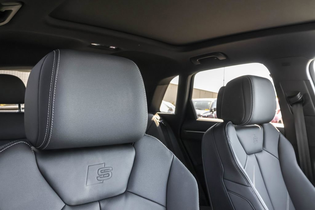 Used 2024 Audi Q3 2.0T Premium w/ Convenience Package image 60