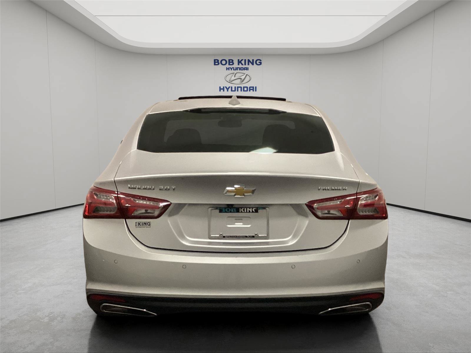 Used 2021 Chevrolet Malibu Premier FWD image 4