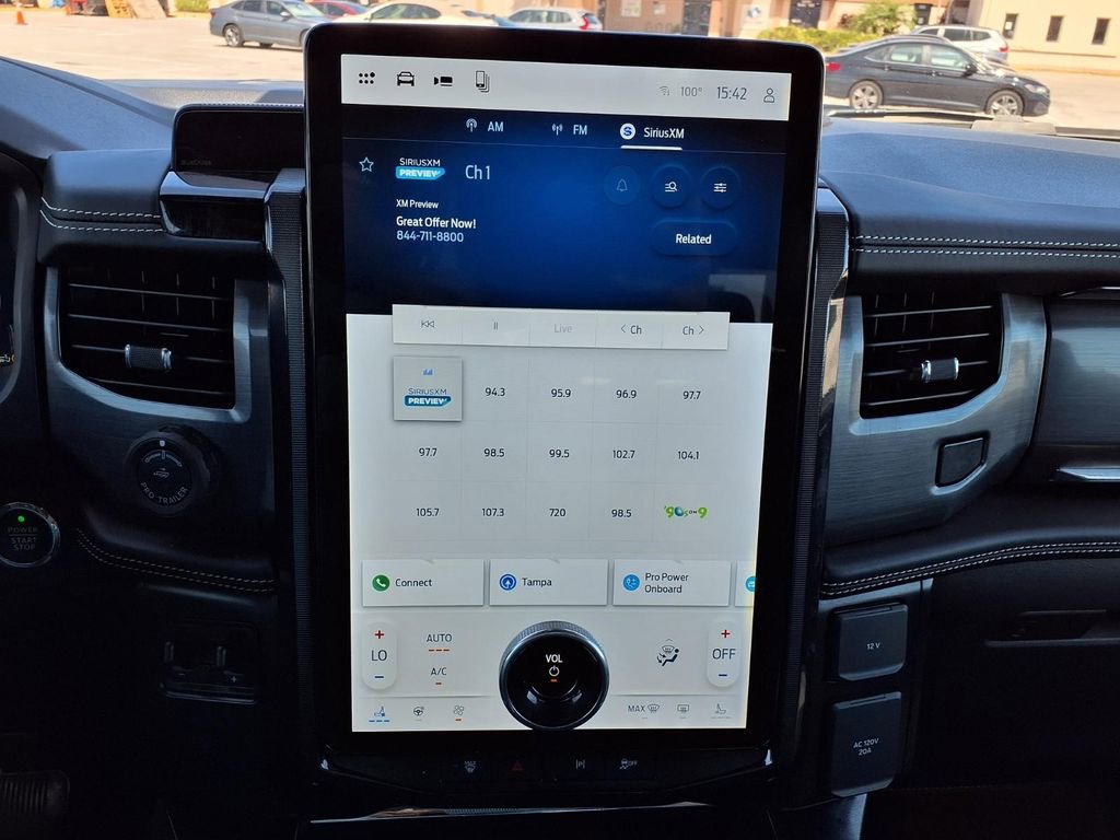 Used 2024 Ford F150 Lightning Platinum AWD/4WD image 31