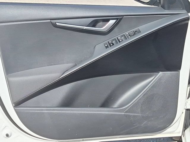 Used 2025 Kia Niro LX FWD image 11