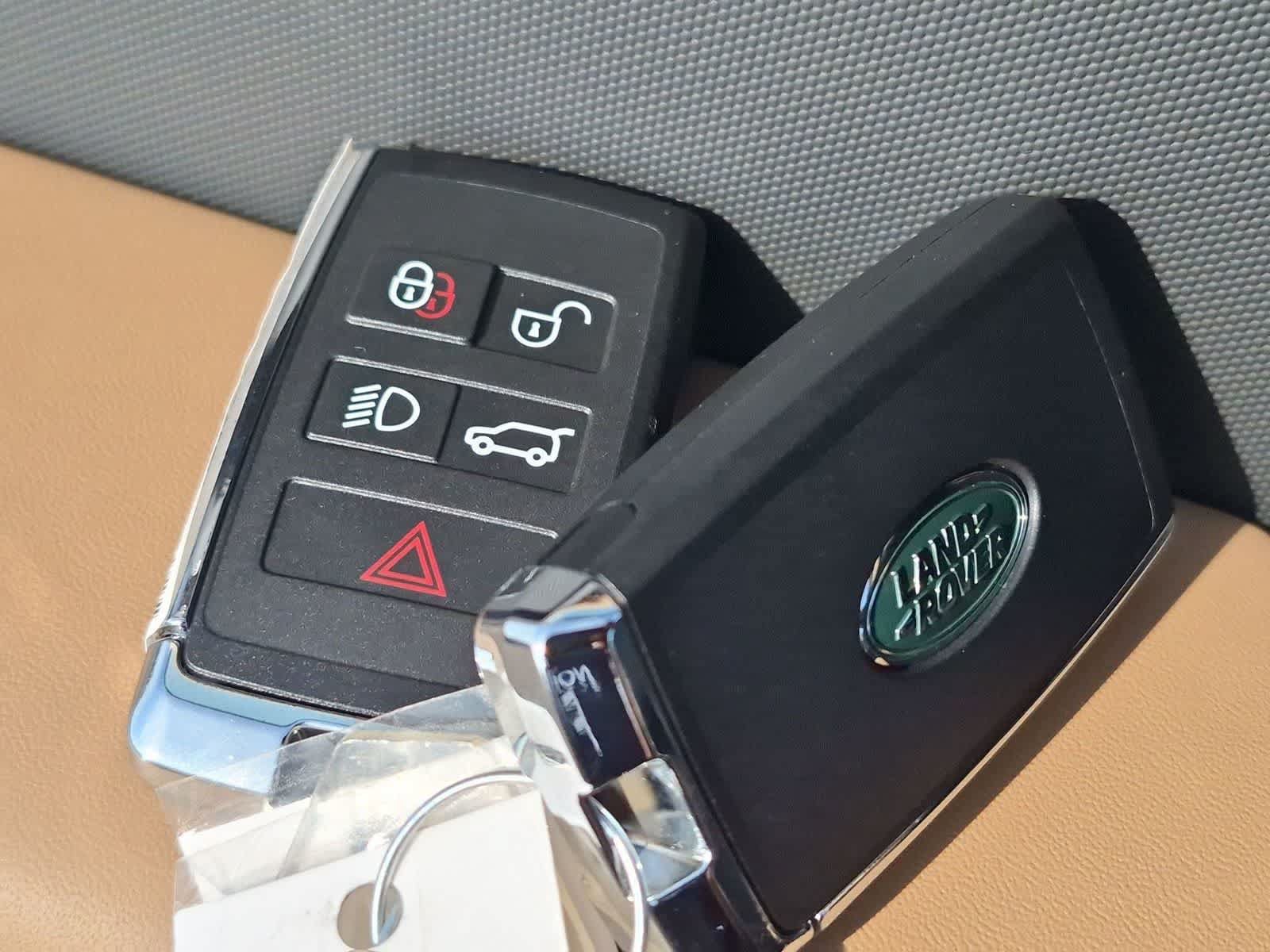 New 2026 Land Rover Defender 110 X-Dynamic SE AWD/4WD image 31