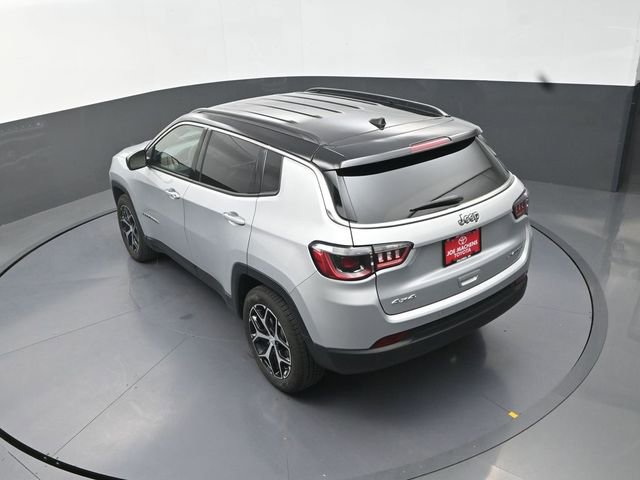 Used 2024 Jeep Compass Limited AWD/4WD image 16