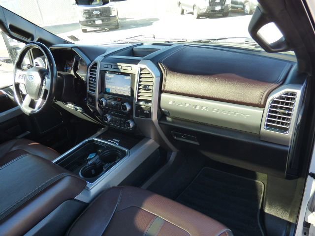 Used 2017 Ford F350 Platinum w/ Platinum Ultimate Package AWD/4WD image 16