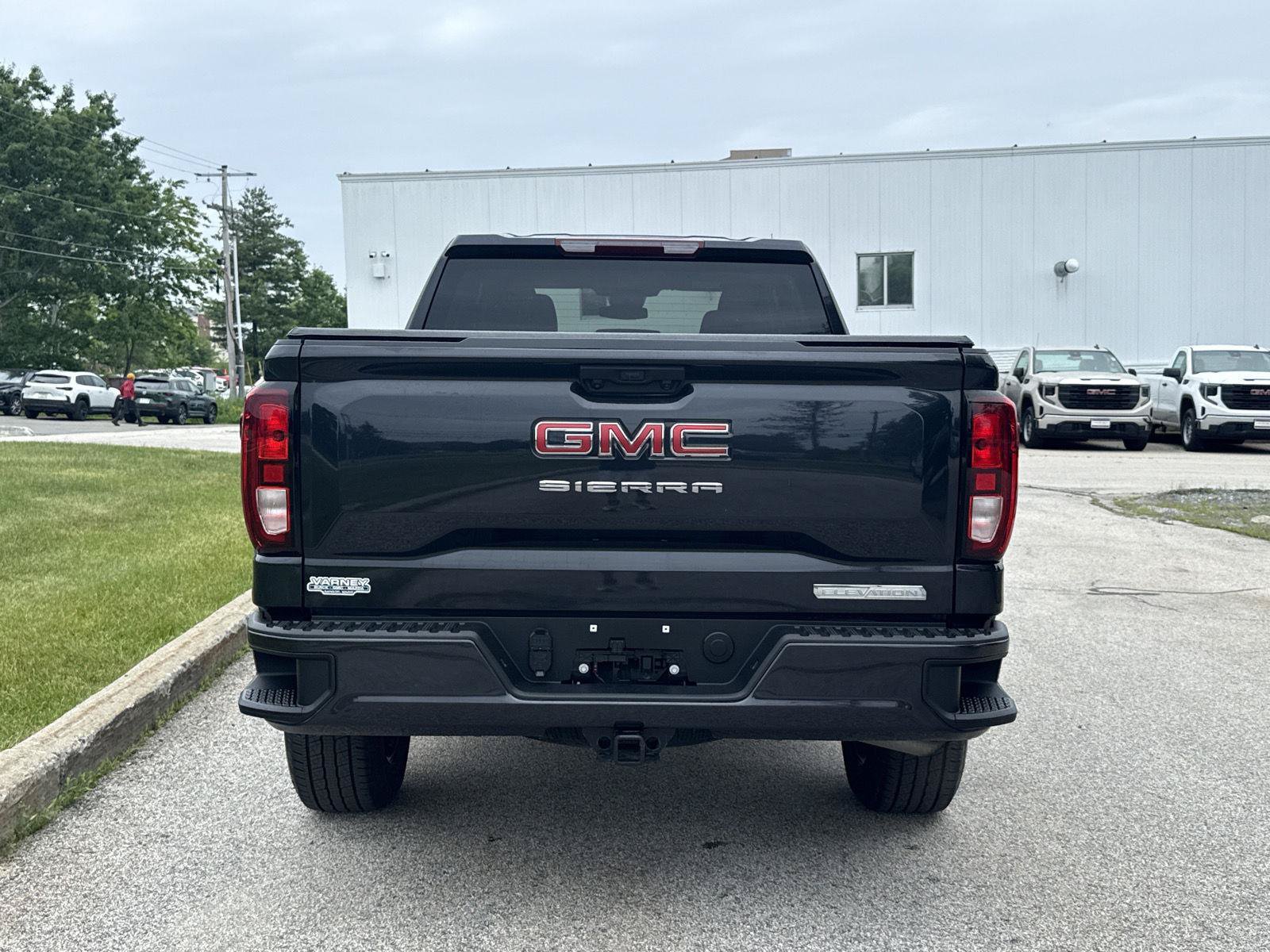 Used 2025 GMC Sierra 1500 Elevation AWD/4WD image 9