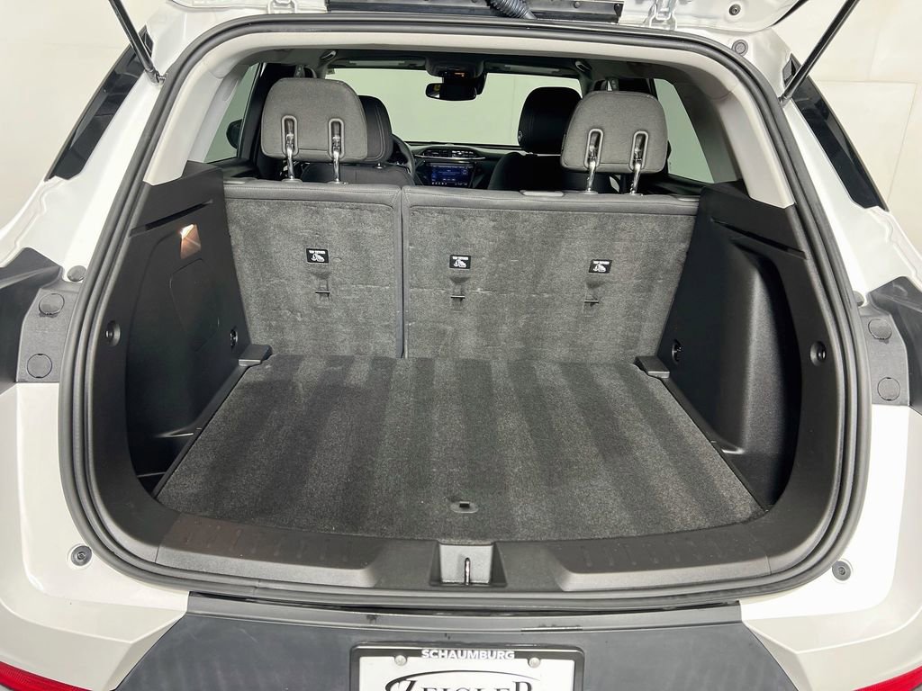 Used 2021 Chevrolet TrailBlazer LT w/ Convenience Package FWD image 24