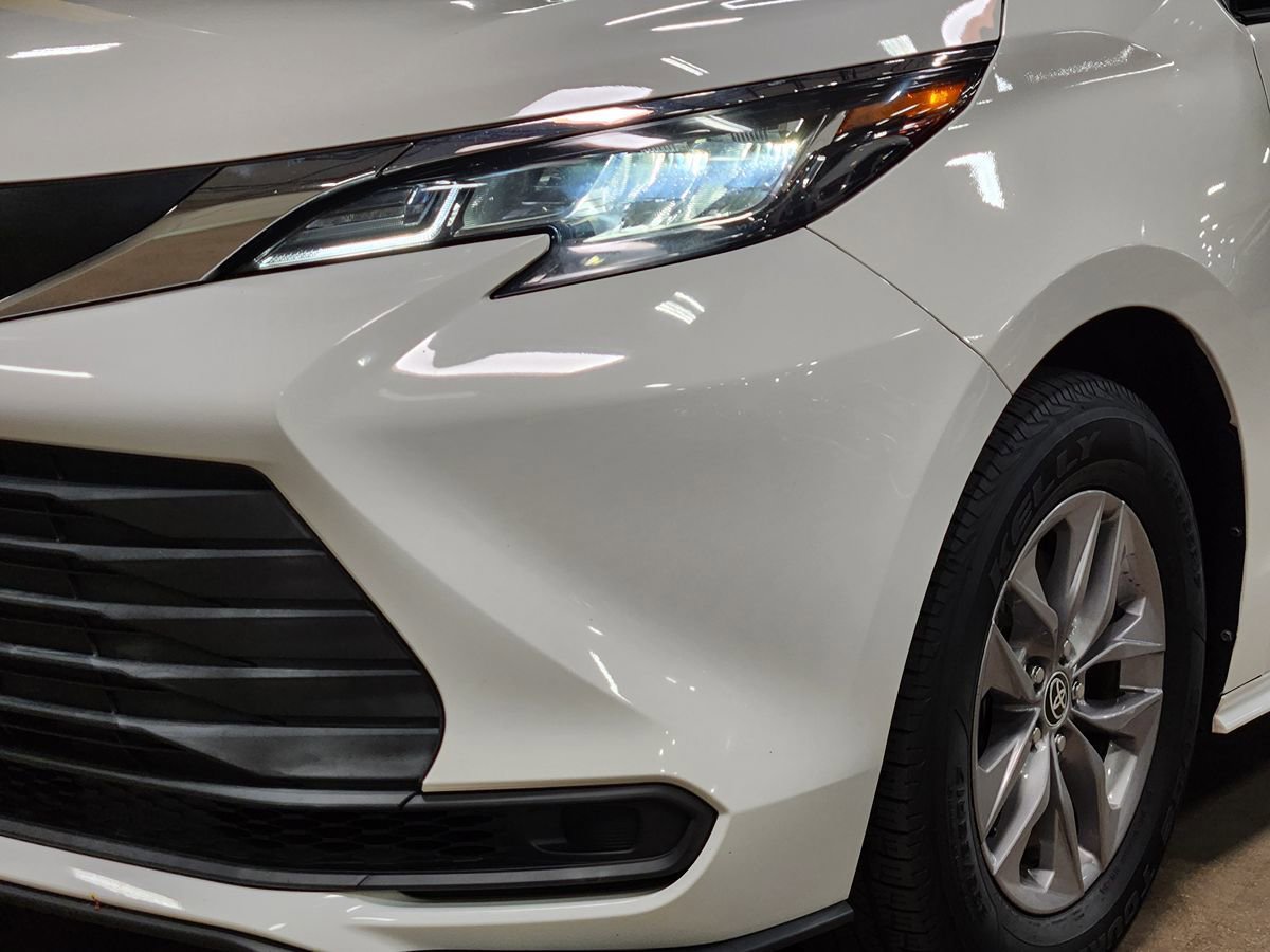 Used 2021 Toyota Sienna LE FWD image 13