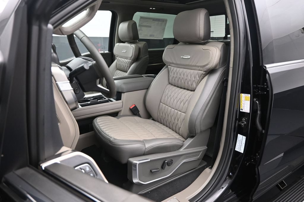 New 2026 Ford F250 Platinum w/ Platinum Plus Package AWD/4WD image 8