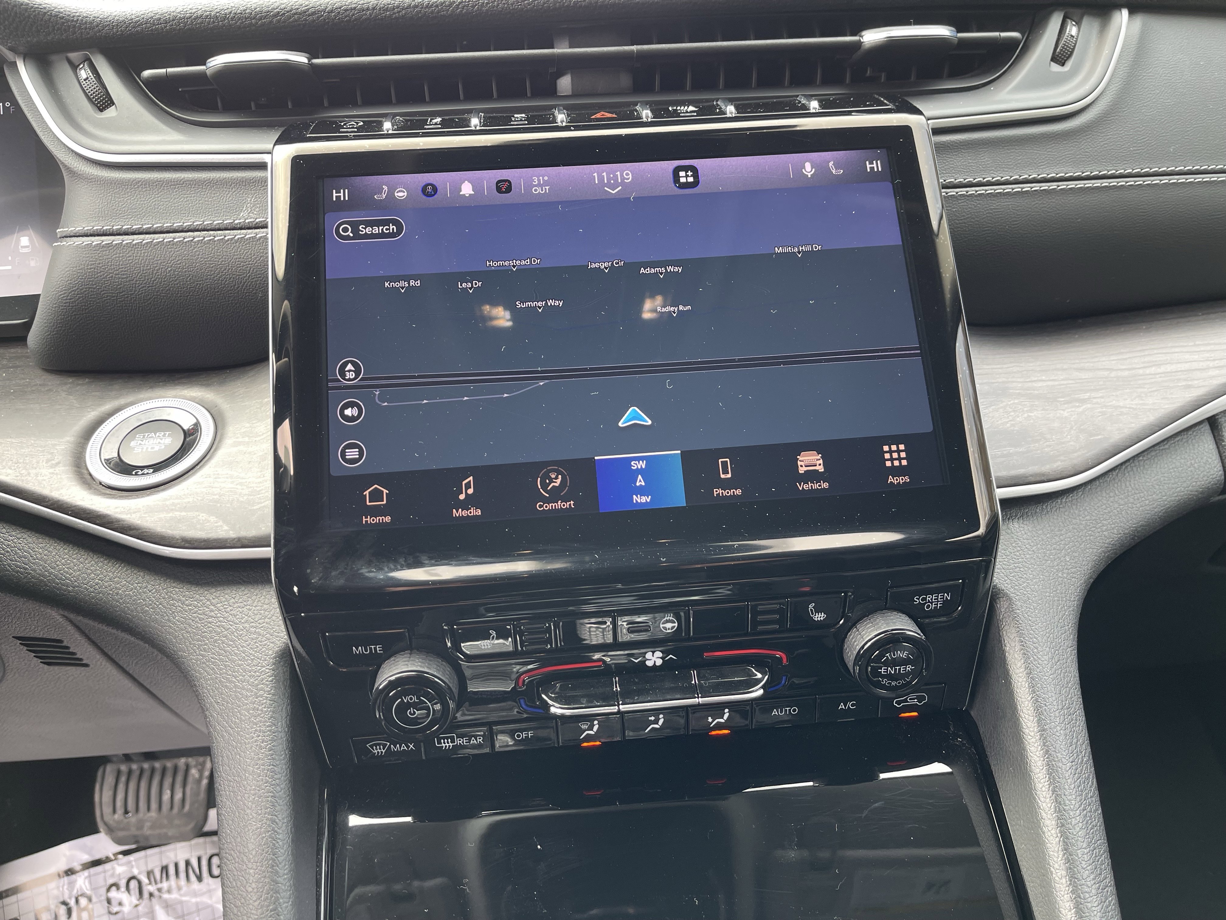 Used 2023 Jeep Grand Cherokee Limited image 13