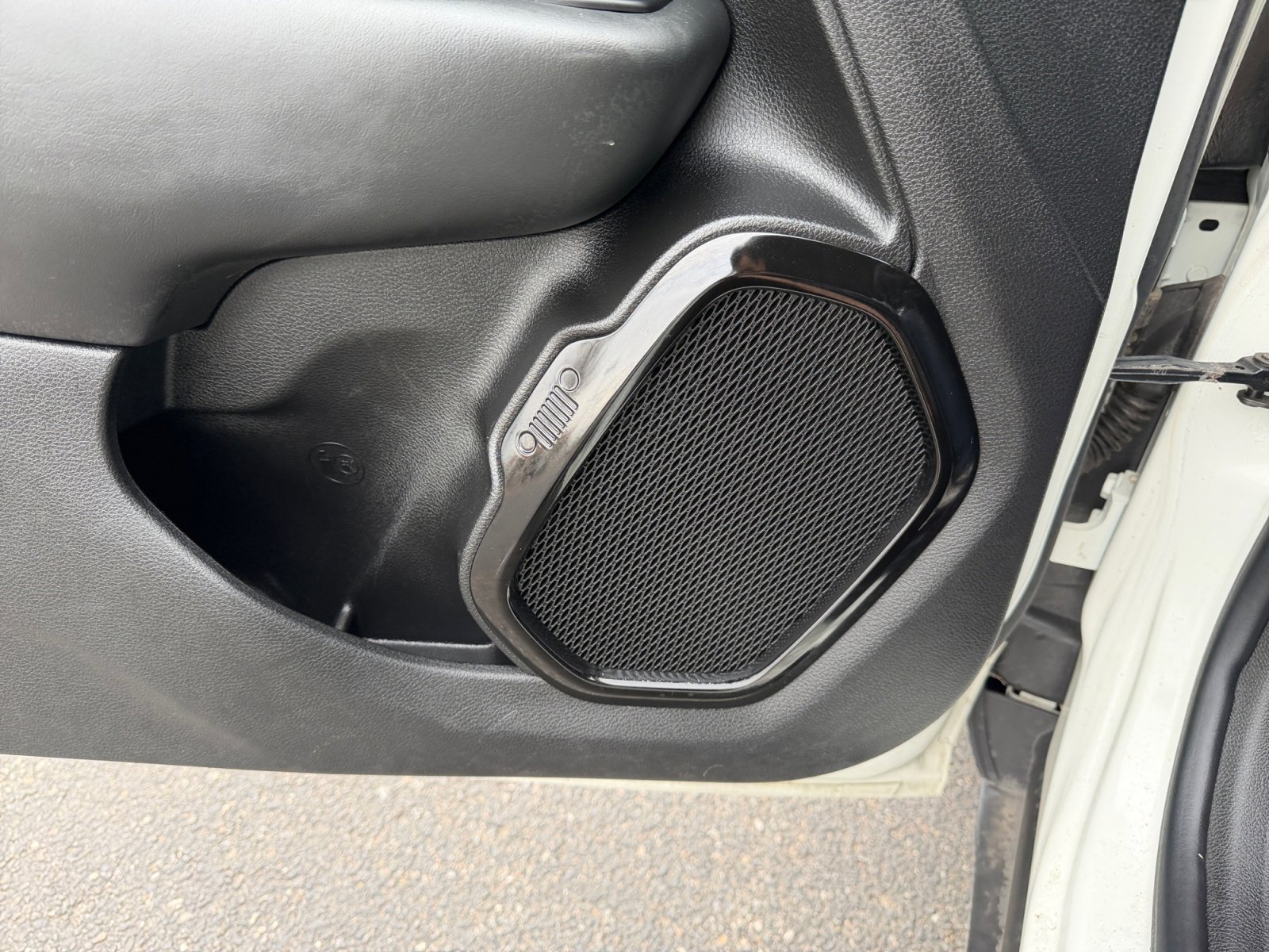 Used 2020 Jeep Renegade Altitude image 27