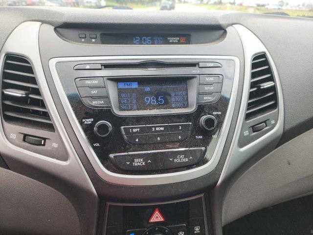 Used 2014 Hyundai Elantra SE FWD image 21