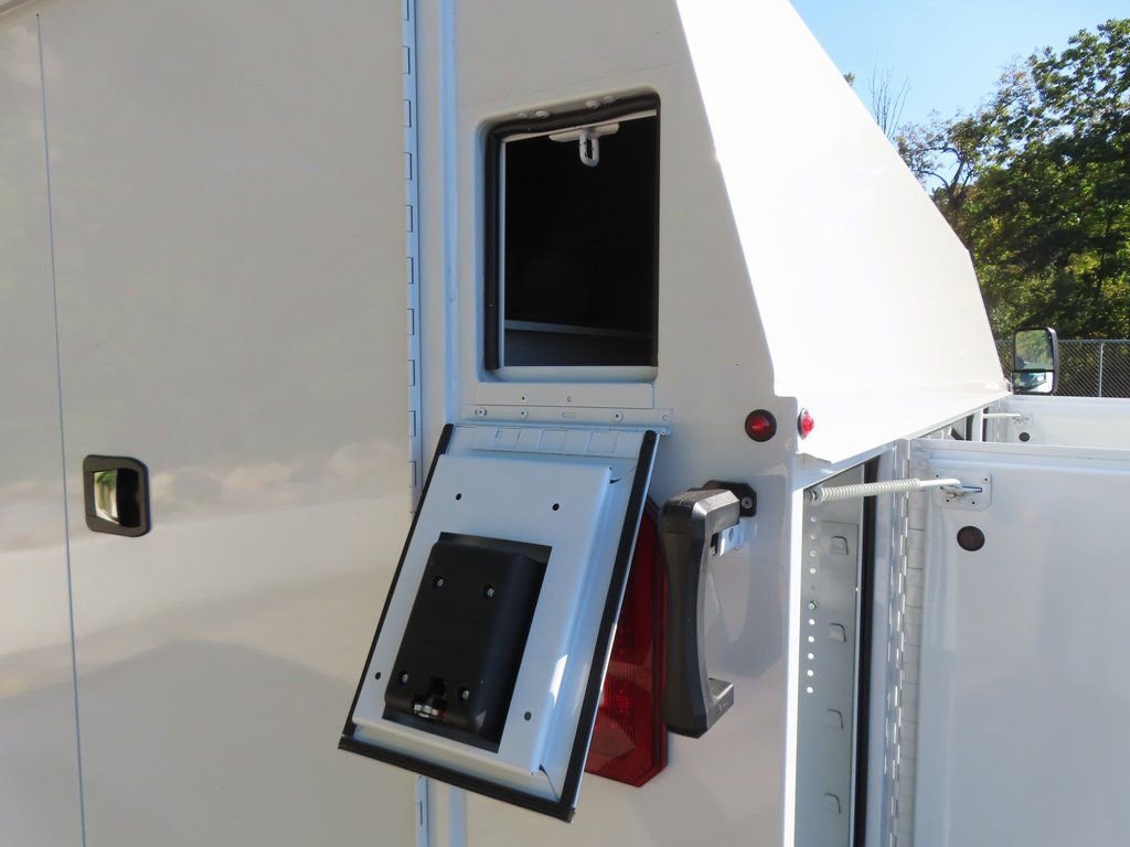 New 2025 Chevrolet Express 3500 w/ Power Convenience Package image 18