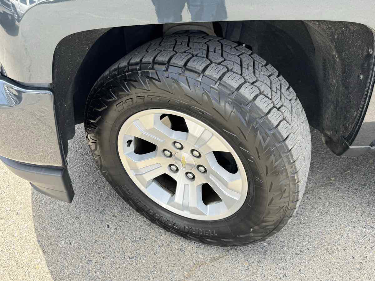 Used 2018 Chevrolet Silverado 1500 LT w/ All Star Edition AWD/4WD image 36