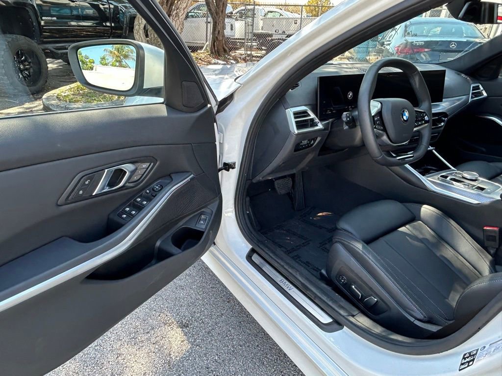 Used 2025 BMW 330i xDrive 330i xDrive image 15