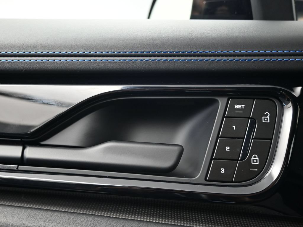 Used 2026 Porsche Panamera Turbo S AWD/4WD image 18
