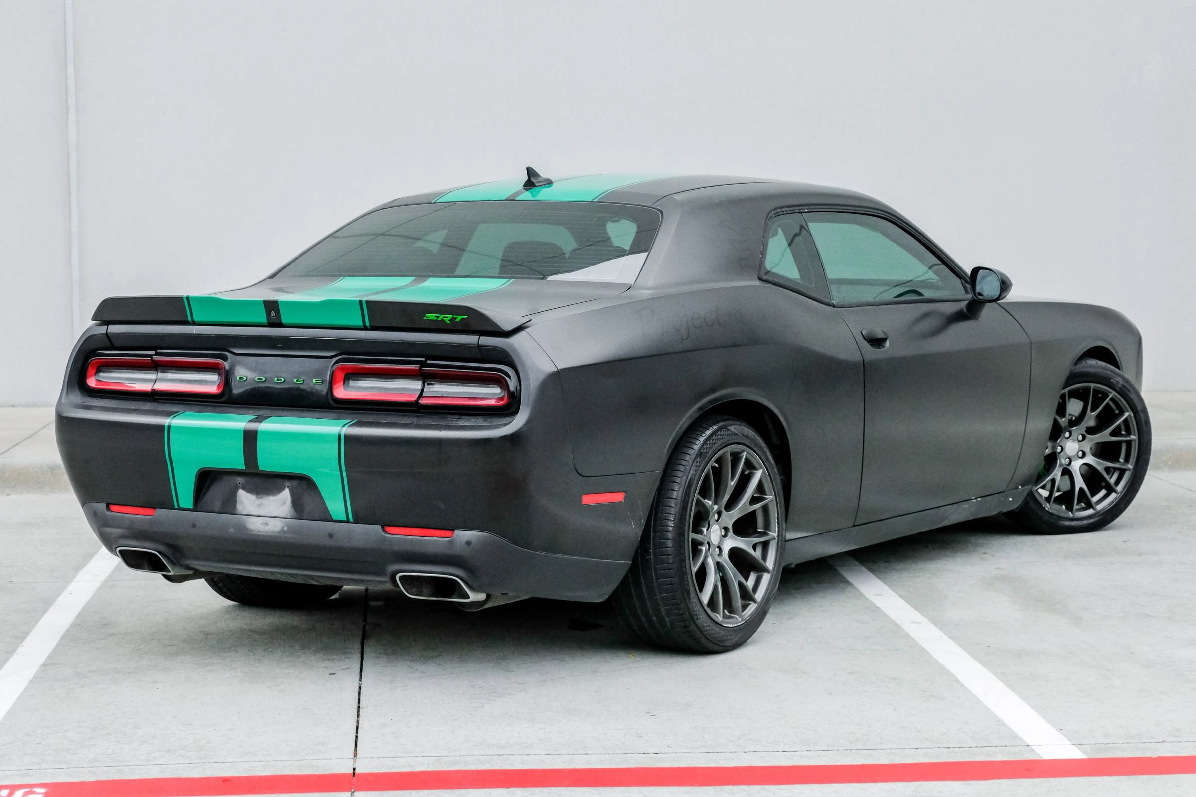 Used 2016 Dodge Challenger SRT w/ Technology Group RWD image 7