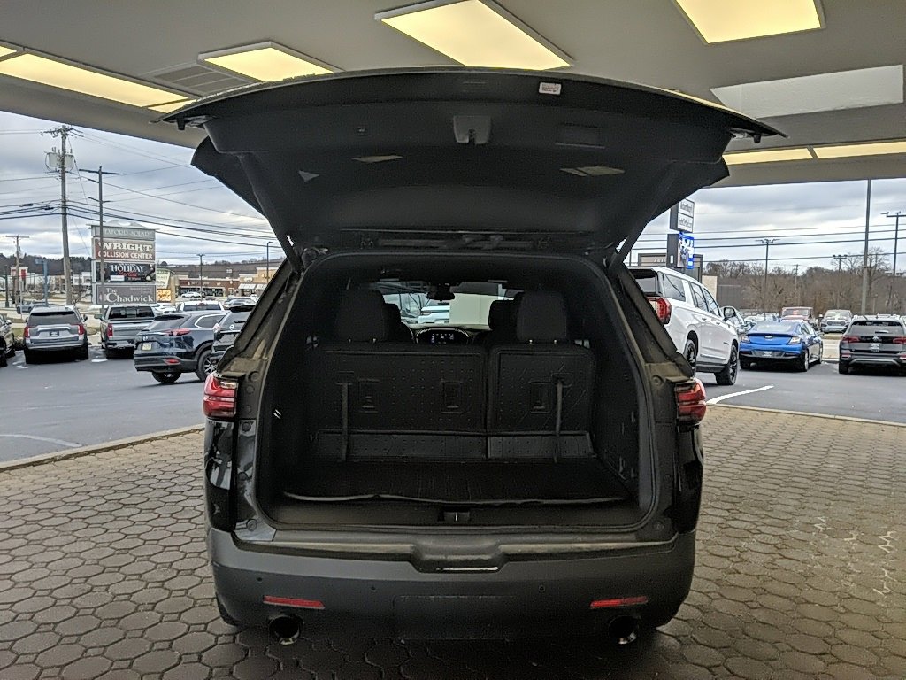 Used 2023 Chevrolet Traverse LT w/ LPO, Floor Liner Package image 9