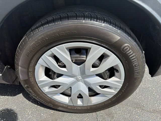 Used 2019 Toyota C-HR LE FWD image 27