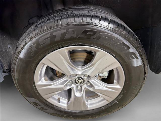 Used 2025 Toyota RAV4 XLE FWD image 19