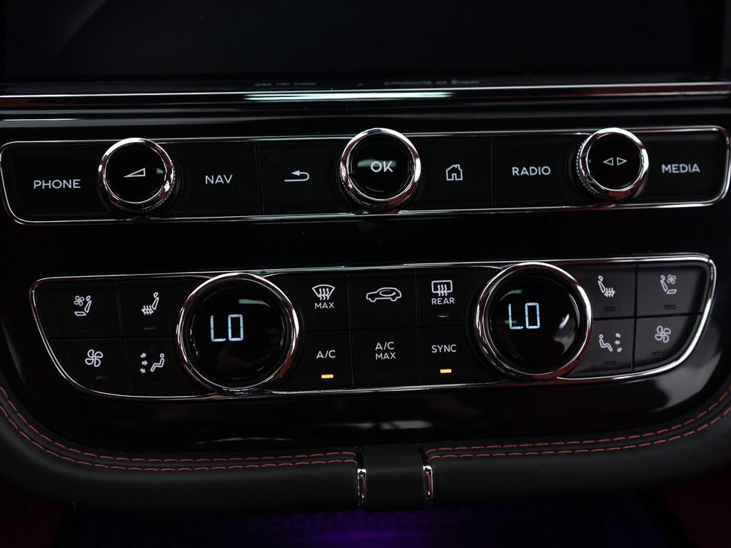 Certified 2023 Bentley Bentayga AWD/4WD image 36