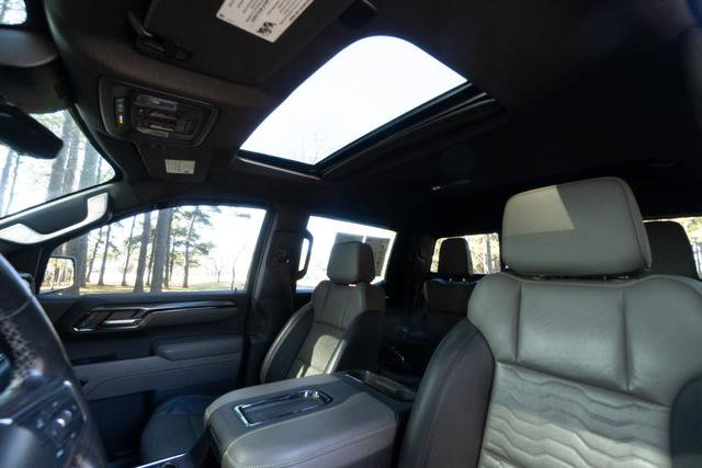 Used 2022 Chevrolet Silverado 1500 ZR2 w/ Technology Package image 25