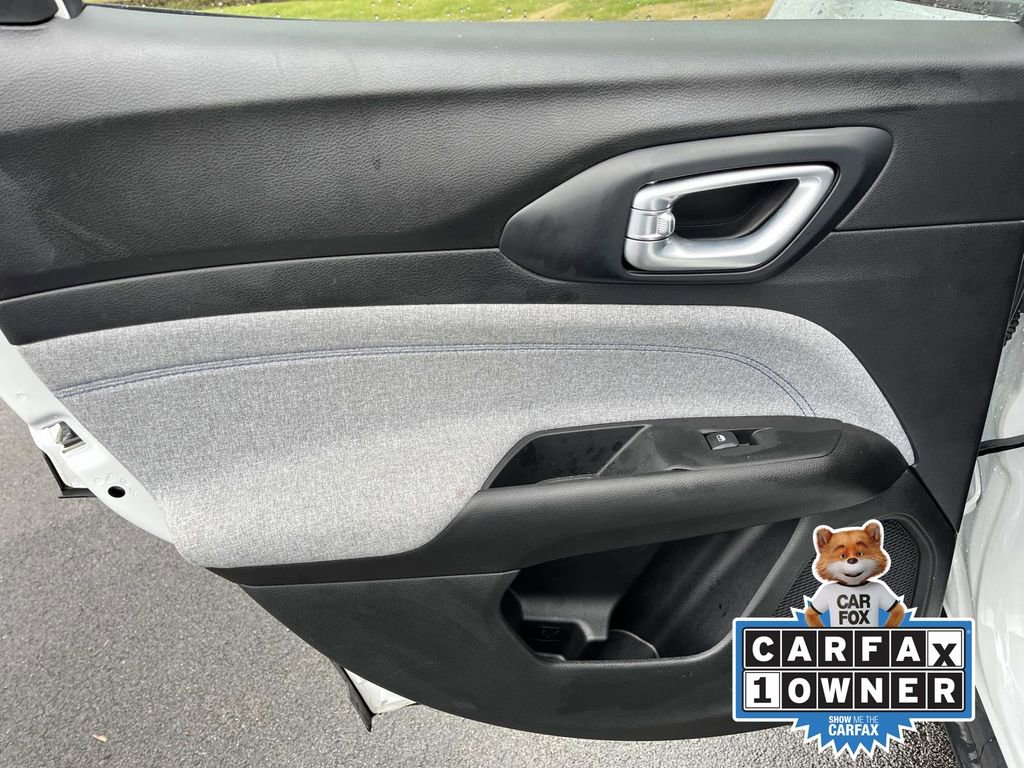 Used 2022 Jeep Compass Latitude w/ Convenience Group image 16