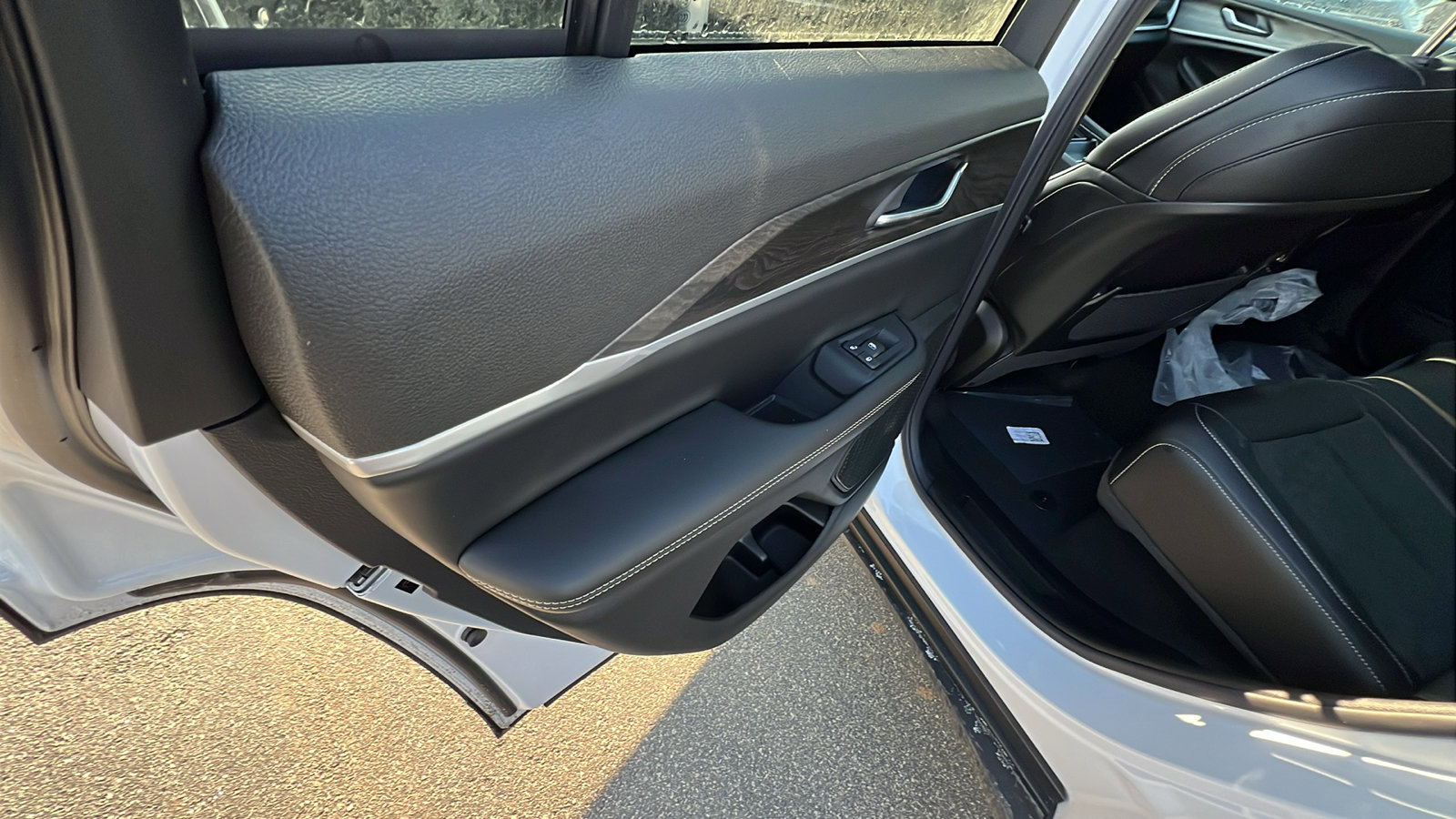 New 2026 Jeep Grand Cherokee Altitude image 18