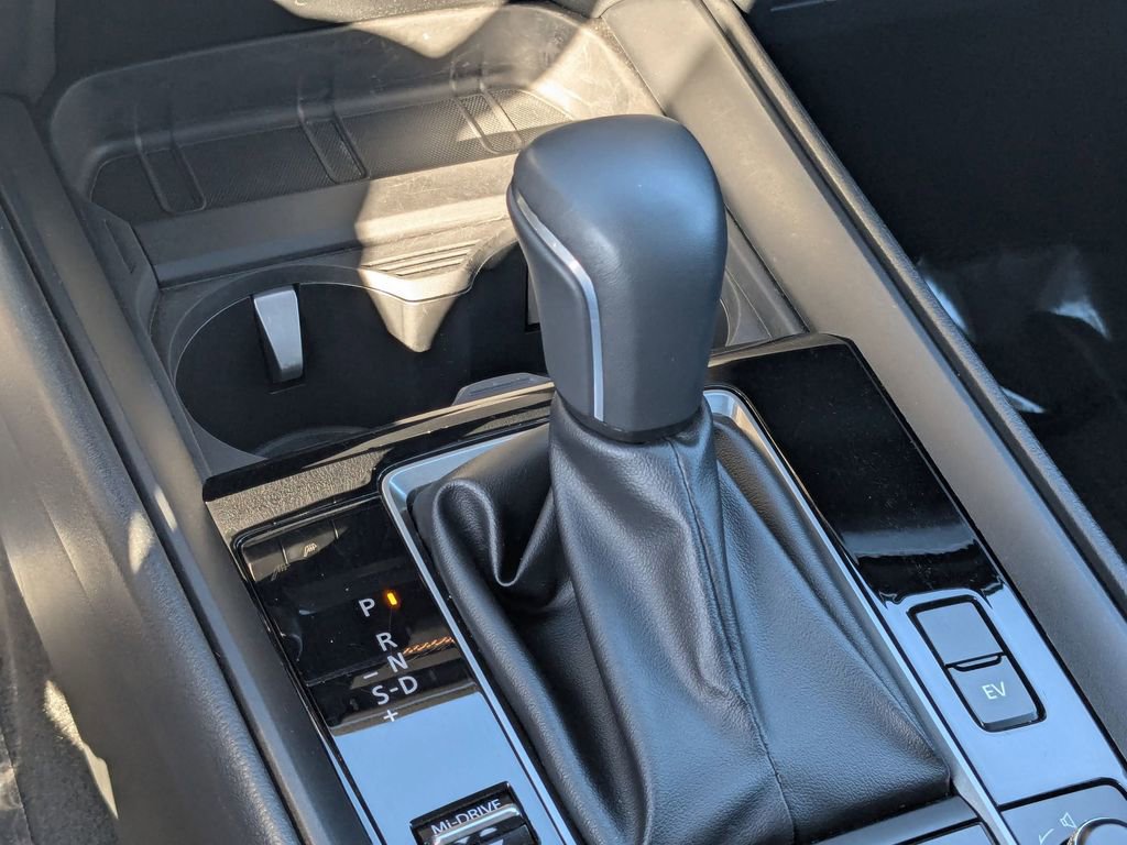 Used 2025 MAZDA CX-50 AWD 2.5 Hybrid w/ Premium Pkg image 17