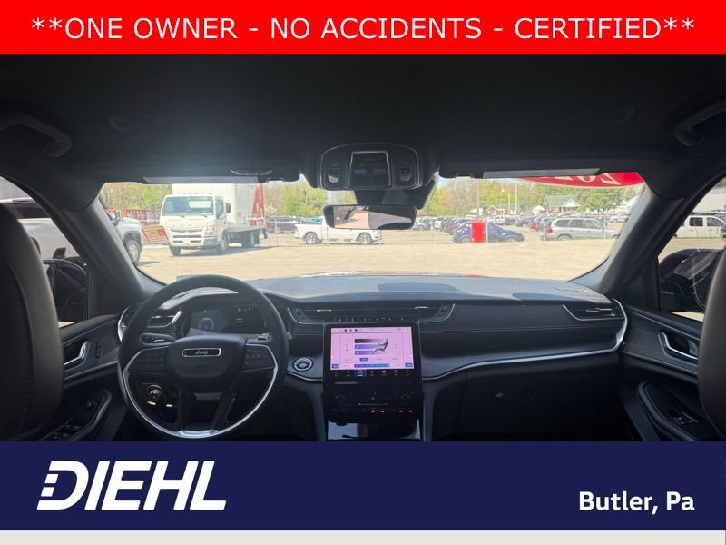Used 2025 Jeep Grand Cherokee Limited w/ Trailer Tow Package AWD/4WD image 12