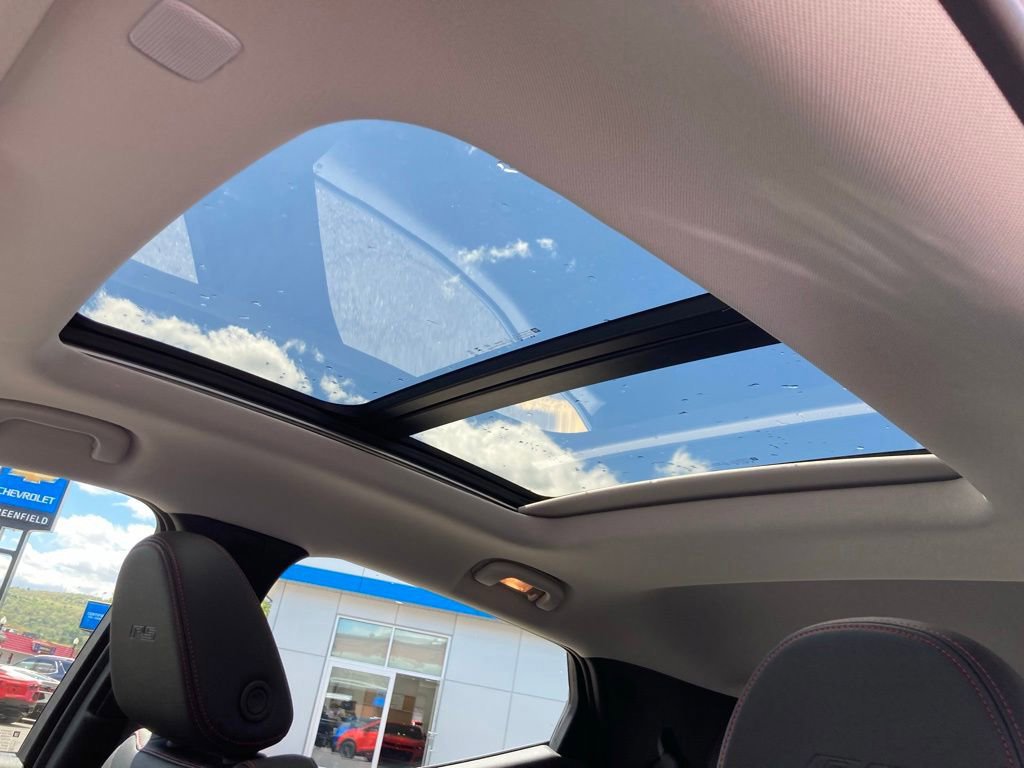 New 2027 Chevrolet Bolt RS w/ Technology Package FWD image 10