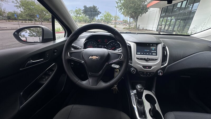 Used 2018 Chevrolet Cruze LS image 15