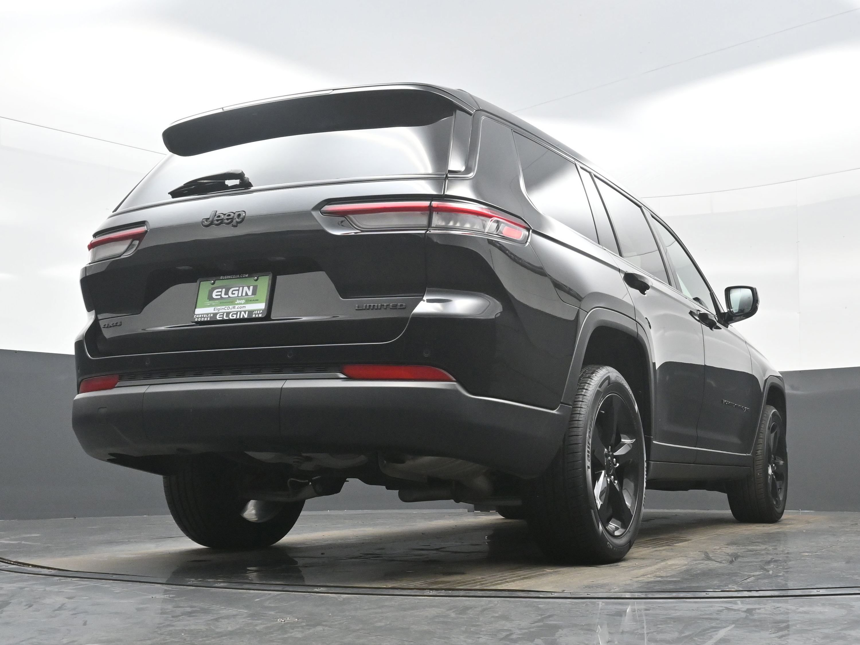 Used 2025 Jeep Grand Cherokee L Limited w/ Black Appearance Package image 30