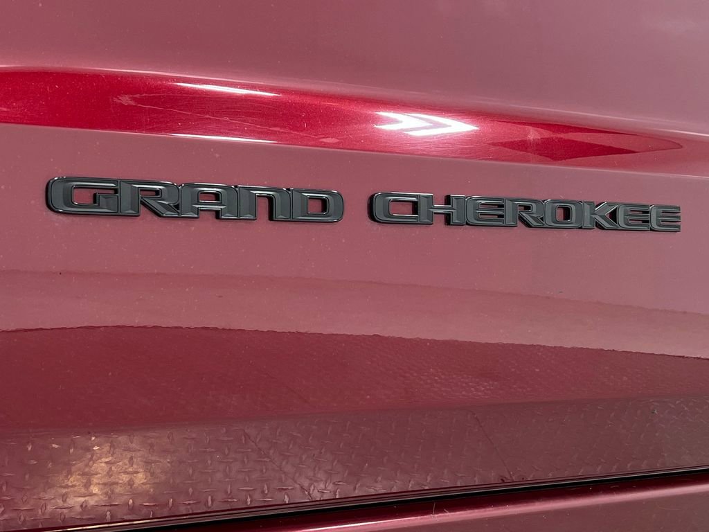 Used 2019 Jeep Grand Cherokee Altitude image 40