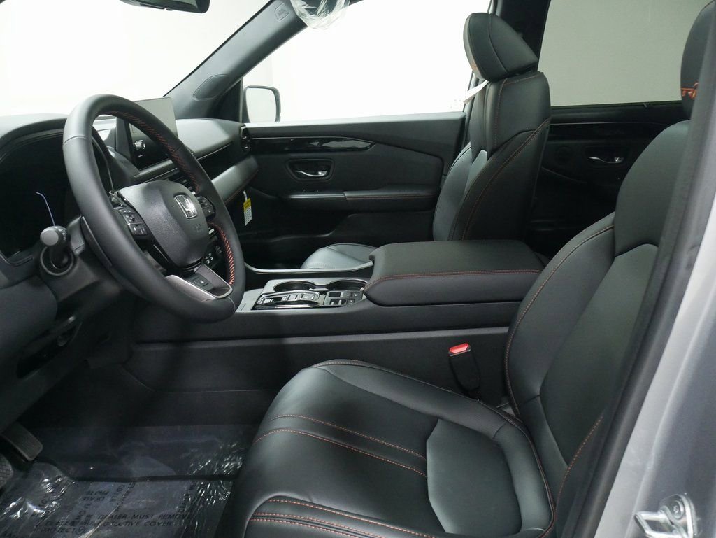 New 2025 Honda Pilot TrailSport image 11