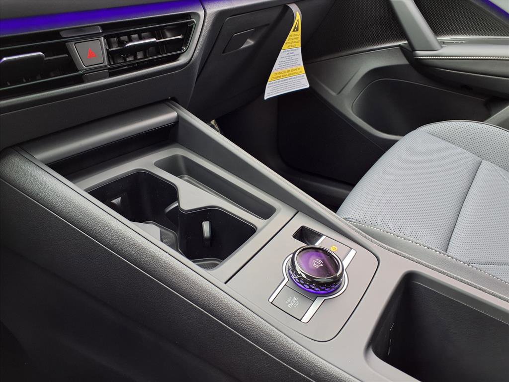 New 2026 Volkswagen Tiguan SE image 18