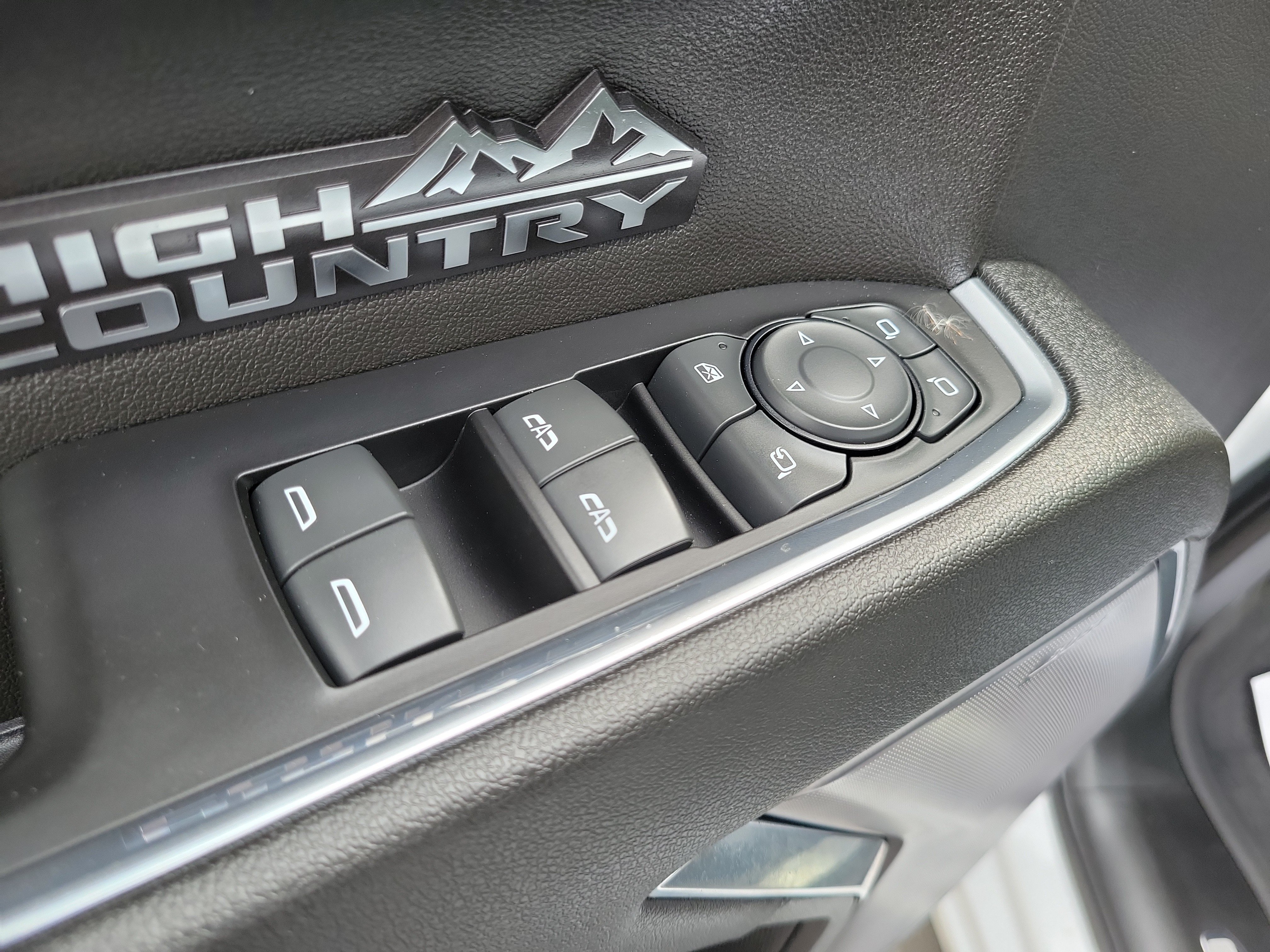 Used 2023 Chevrolet Silverado 1500 High Country w/ High Country Premium Package AWD/4WD image 19