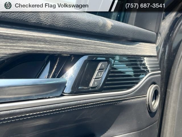 Used 2024 Jeep Wagoneer Series II w/ Flexible Seating Group AWD/4WD image 14