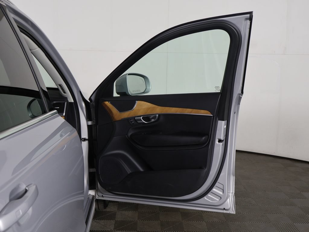 Used 2023 Volvo XC90 B6 Core w/ Climate Package AWD/4WD image 23