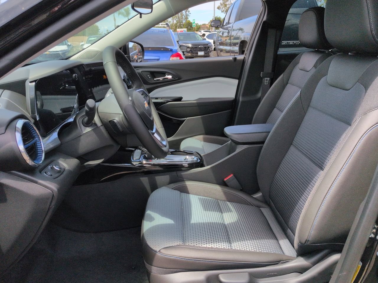 New 2026 Chevrolet Trax LT w/ Driver Confidence Package FWD image 20