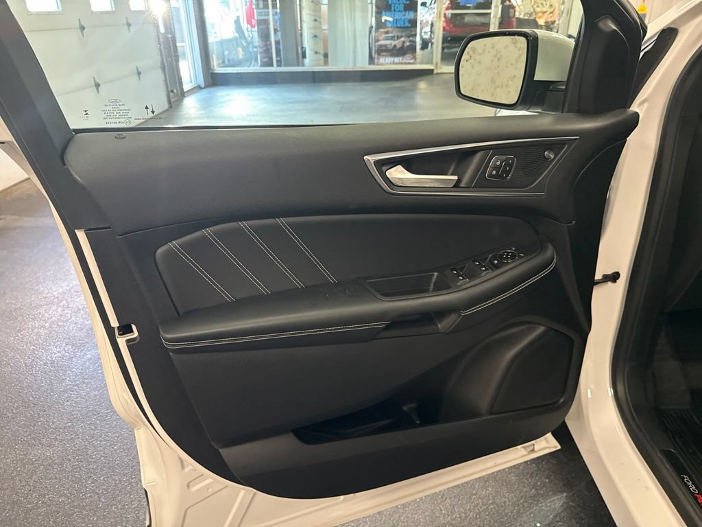 Used 2023 Ford Edge ST AWD/4WD image 16